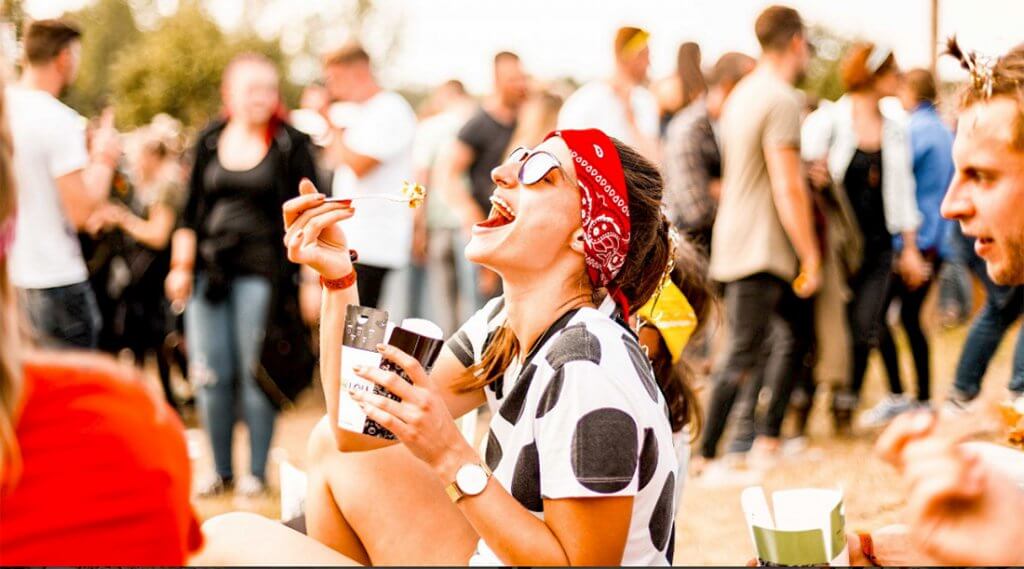 Lou's Event Catering steht jedes Jahr auch mit seinen Foodtrucks auf dem Happiness Festival